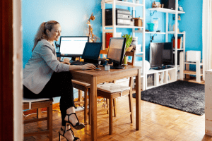 Personne en télétravail à domicile illustration