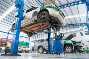 Centre de contrôle technique illustrant la protection par une assurance multirisque professionnelle